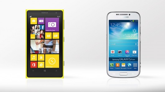 lumia-1020-vs-galaxy-s4-zoom