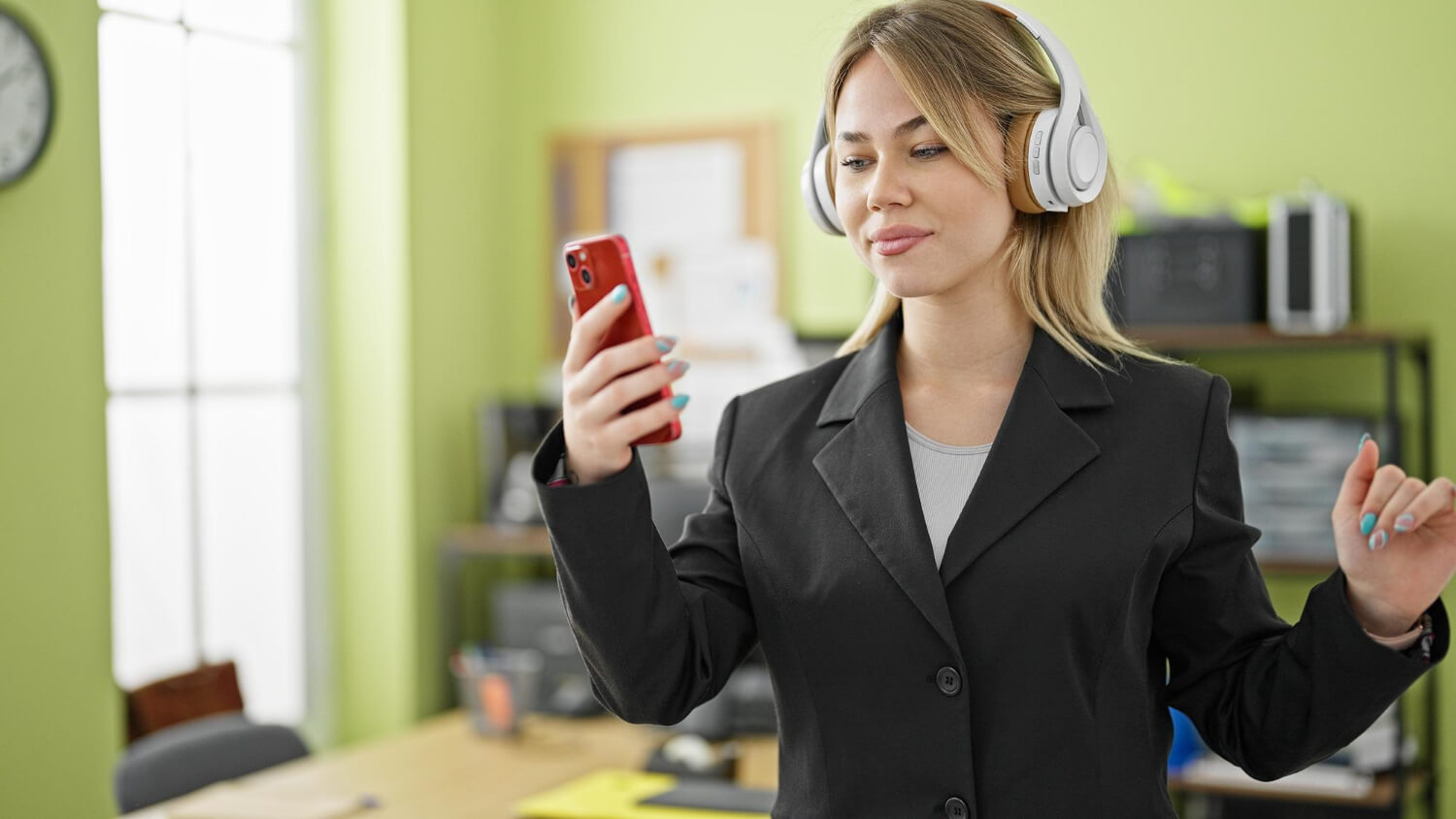 Call Recording on iPhone and Android: Features, Limitations, and Solutions