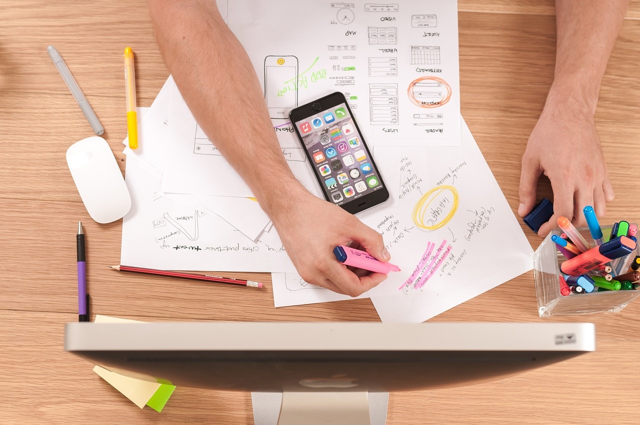 How Can Mobile Apps Simplify Project Estimation in 2025